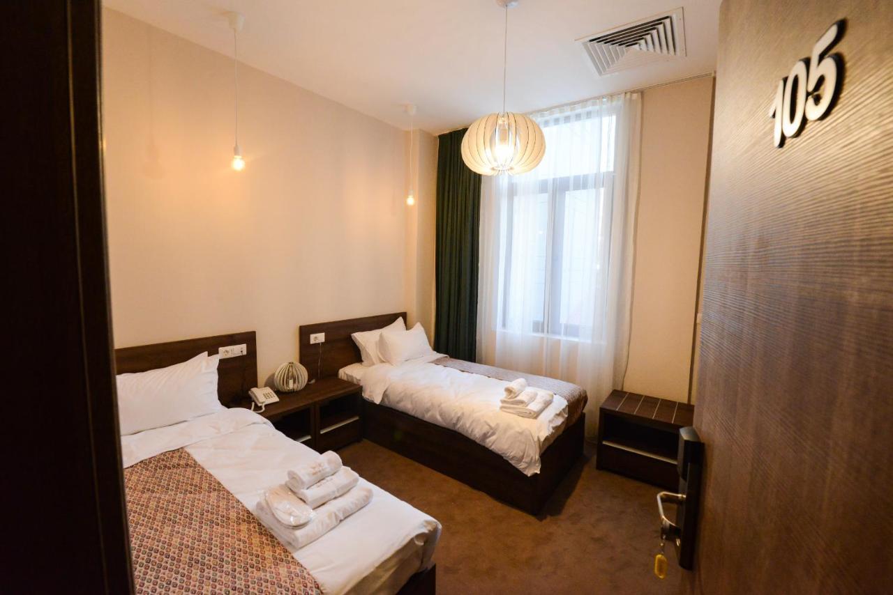 Hotel Cara 28 Skopje Bagian luar foto
