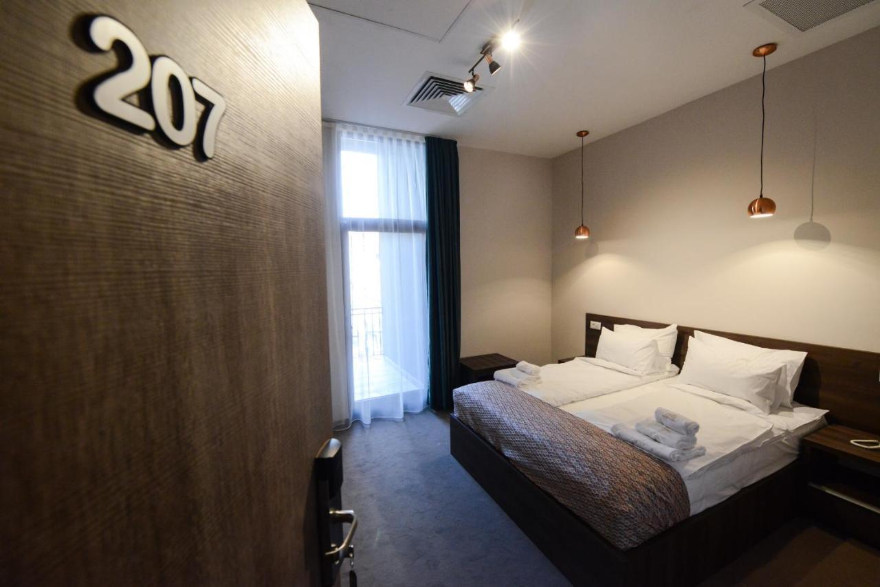 Hotel Cara 28 Skopje Bagian luar foto