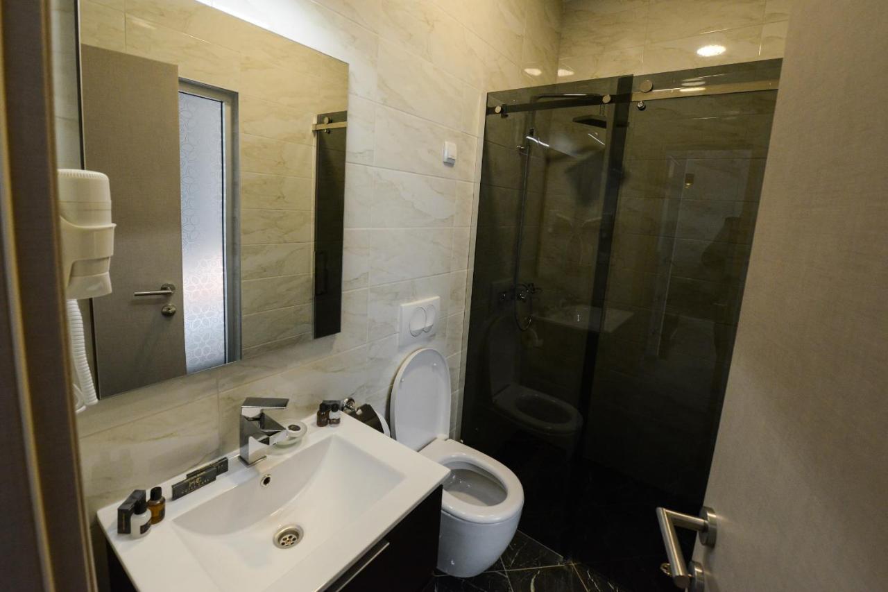 Hotel Cara 28 Skopje Bagian luar foto