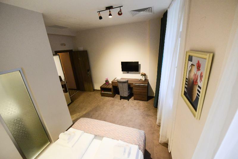 Hotel Cara 28 Skopje Bagian luar foto